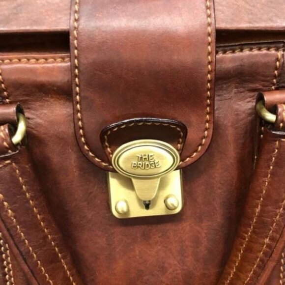 THE BRIDGE Italian Leather Large Buckle Travel bag Brown with Gold Hardware - Picture 2 of 14